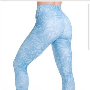 EUC P’tula Medium Desirae I Leggings